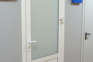 Монтаж дверей из алюминиевого профиля_6